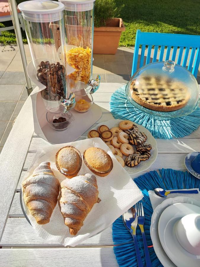 Villino Tronchetto Bianco Bed & Breakfast Mola di Bari Bagian luar foto
